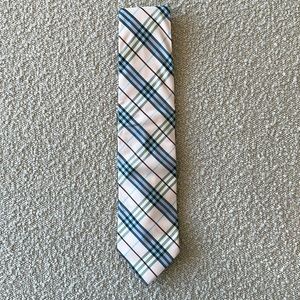 Burberry pink/blue plaid tie. 100% silk. Made in Italy.